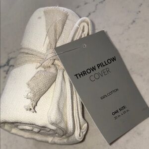 Linens & hutch  Cotton Throw Pillow Cover -white new